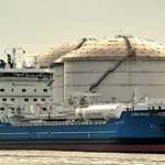 KKR Buys Japan’s Largest Storage Tank Operator